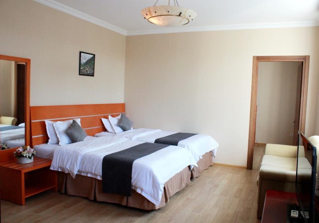 Dormitory Hualing Тбилиси Екстериор снимка