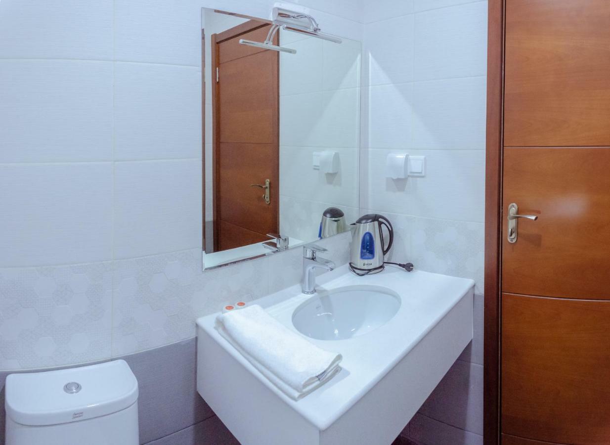 Dormitory Hualing Тбилиси Екстериор снимка